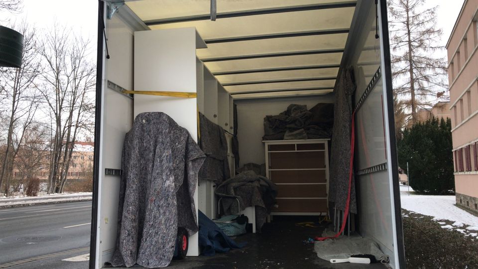 Umzugshelfer Möbeltransport Umzüge Umzug  Couch Küche Transporter in Radebeul
