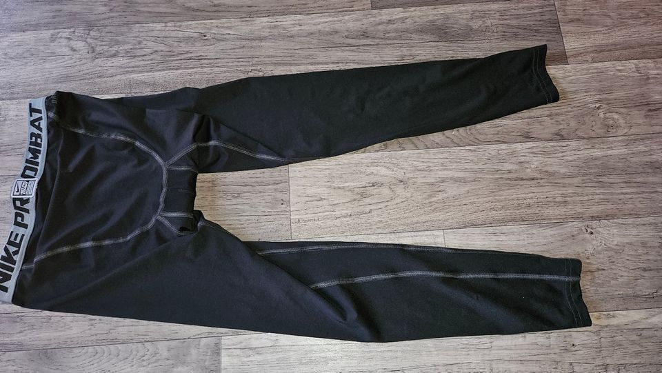 Nike Pro Tight Leggings in Waldfeucht