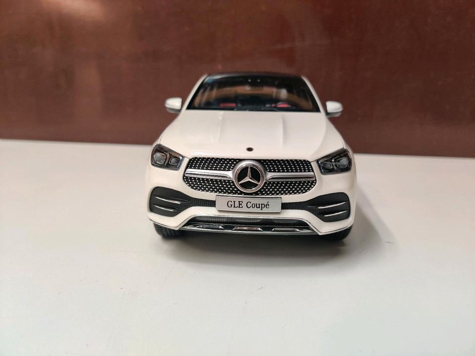 1/18 Mercedes benz gle coupe weiß 2020 c167  modellauto in Hamburg