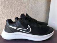 Nike Star Runner 3 EU 36 Schwarz Weiß Free Running Fitness Niedersachsen - Lüneburg Vorschau