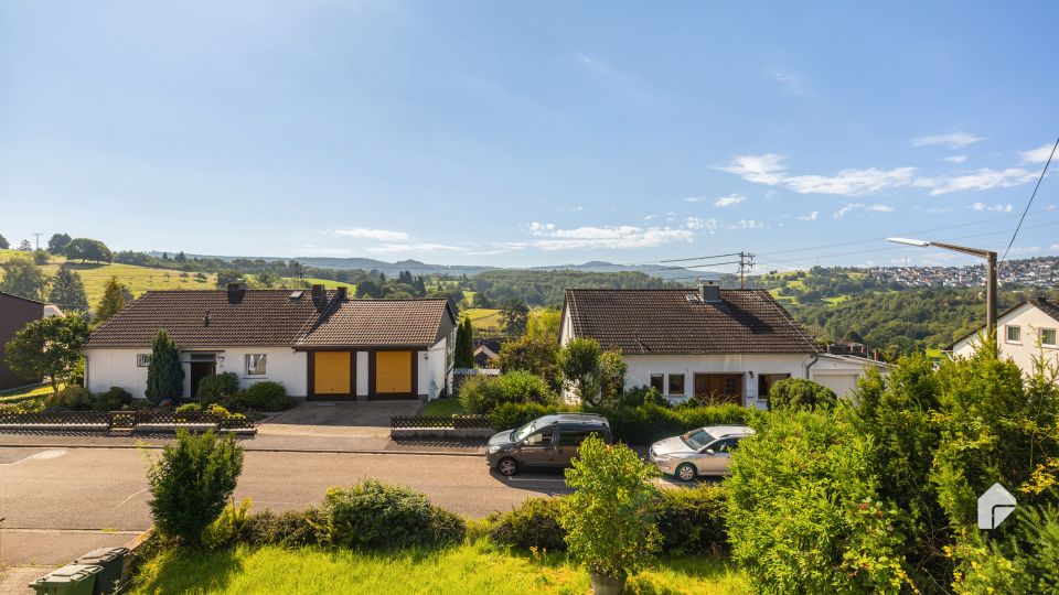 Großzügiges Einfamilienhaus mit ELW in Kadenbach