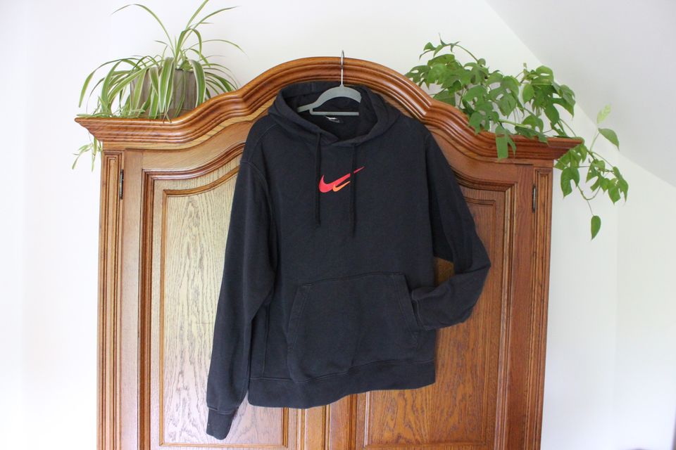 Nike Hoodie | Schwarz | M | Kapuze in Borgholzhausen