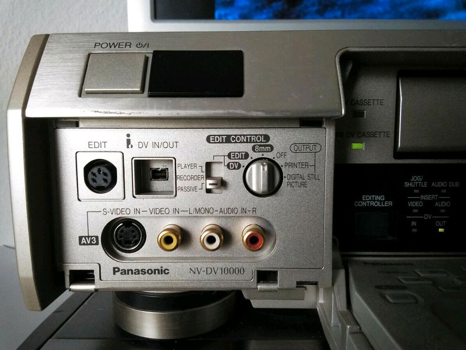 Panasonic NV DV-10000 DV und MiniDV Recorder/Player in Antrifttal