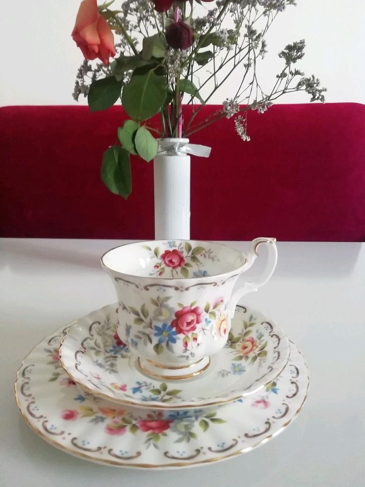 ROYAL ALBERT TRIO porzellan Tee- und Kaffeetasse in Augsburg