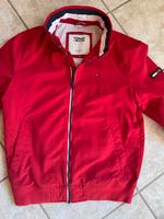 Hilfiger Jacke neuwertig Gr M rot Niedersachsen - Liebenburg Vorschau