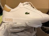 Lacoste Sneaker 39 Neu Beige Weiß Original Nordrhein-Westfalen - Erftstadt Vorschau