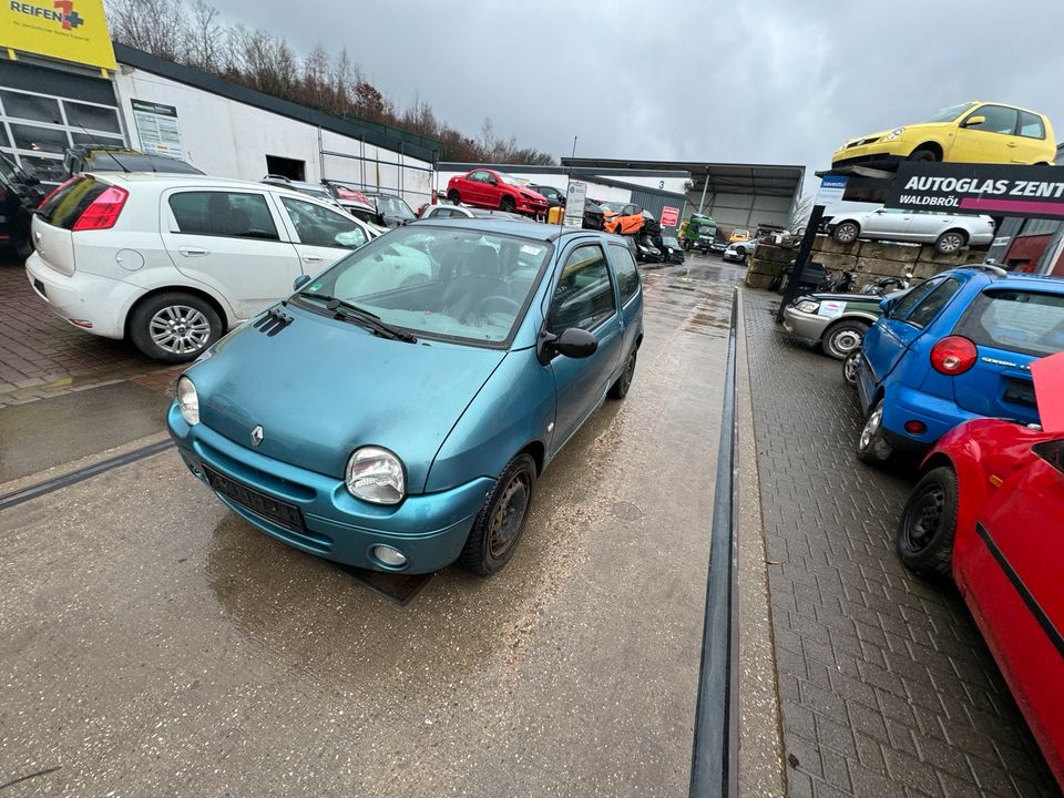 Renault Twingo 1.1L 43 KW Autoteile Ersatzteile Schlachtfest in Waldbröl