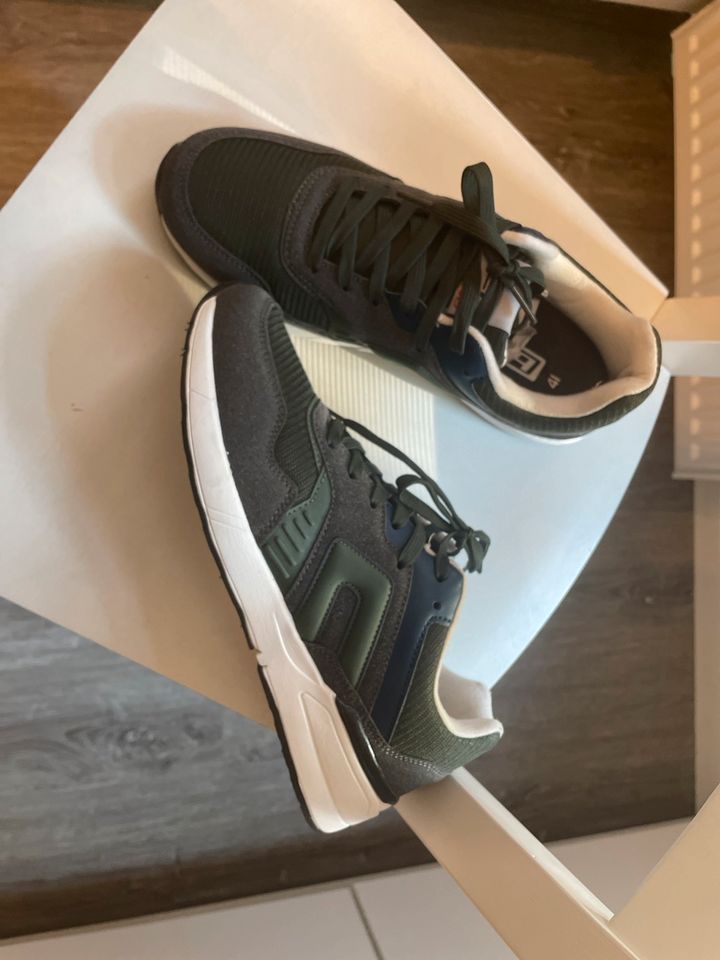 Blend Sneaker Gr. 41 neu oliv Schuhe Sportschuhe in Lilienthal