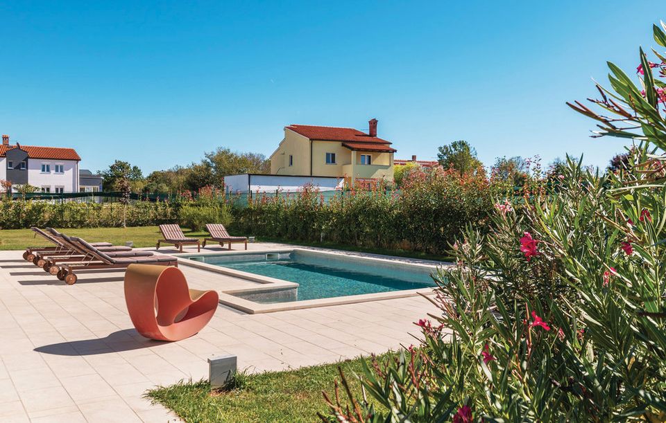 Ferienhaus mit Pool in Valbandon (Kroatien) für 8 Personen in München