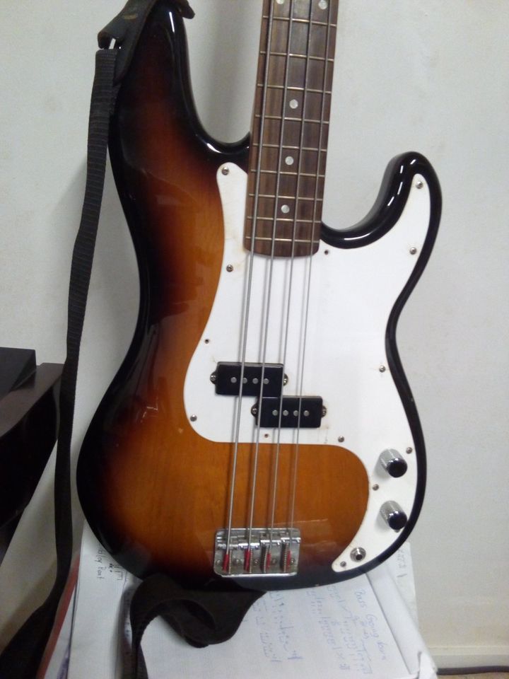 Squier Precisionbass in Köln