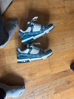 LV Trainer Sneaker eu 44 mit Rechnung und Staubbeutel Obergiesing-Fasangarten - Obergiesing Vorschau