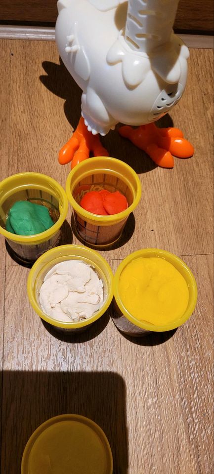 Knetform-Set Play-Doh  Verrücktes Hühnchen in Zellingen