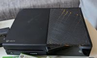 Xbox One Konsole mit Controller und Kamera Niedersachsen - Isernhagen Vorschau