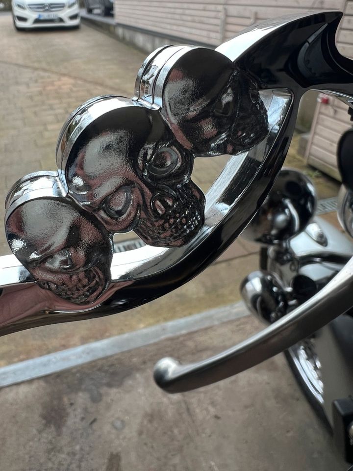 NOCH DA/ Chopper Motorradspiegel Flammen & Totenköpfe Harley & Co in Schlangen