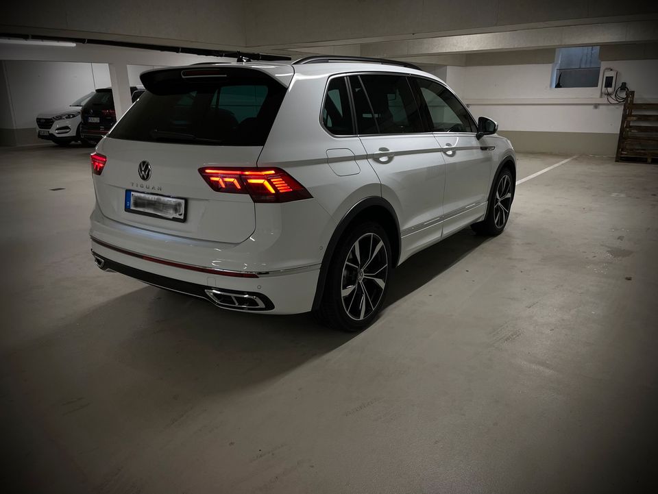 VW Tiguan R Line 2.0 TDI Mieten / Mietwagen / Autovermietung / Sportwagen / Rent car / car rental / Hochzeitsauto / Mietfahrzeug / Fahrzeug / PKW / Frankfurt / Vermietung / Langzeitmiete / Mietauto in Frankfurt am Main