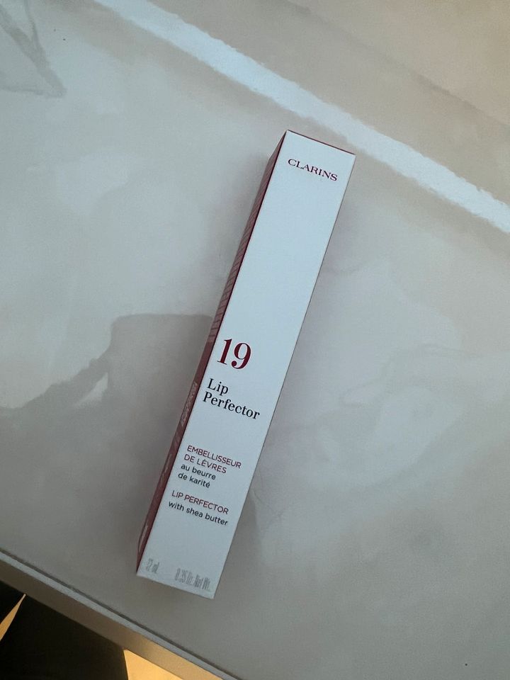 Clarins 19 Lip perfector Lippenstift in Wismar