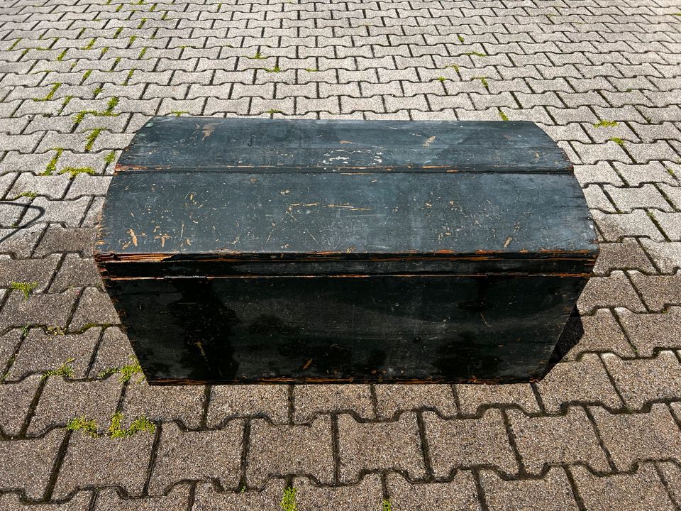 Alte Truhe Antik Kiste *nur bis Montag 20.05.24* in Aidlingen