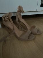 Pumps Damen beige Gr.40 Hessen - Neuberg Vorschau