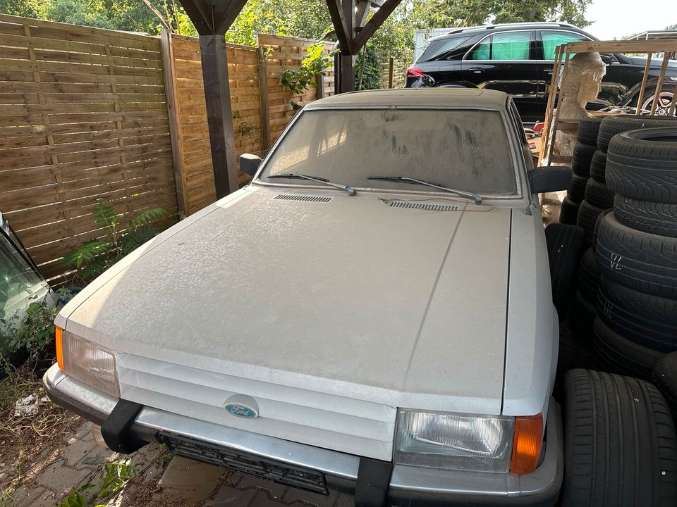 Ford Granada 2.8 fahrbereit Scheunenfund in Oranienburg