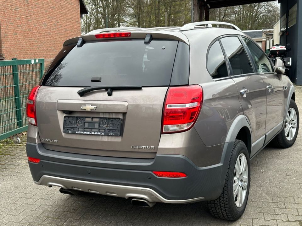 Chevrolet Captiva 2.2 D LTZ 4WD in Gladbeck