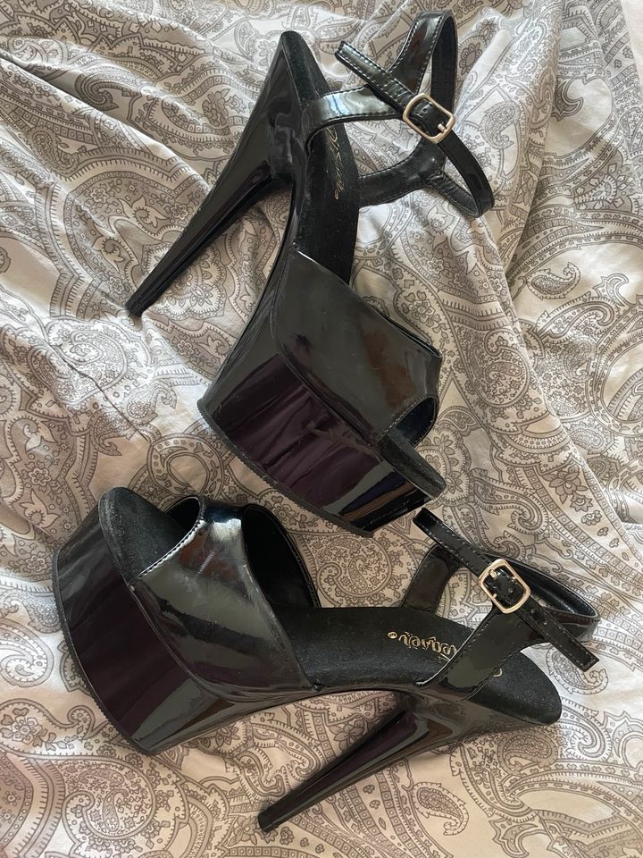 Pleaser high heels in Bielefeld