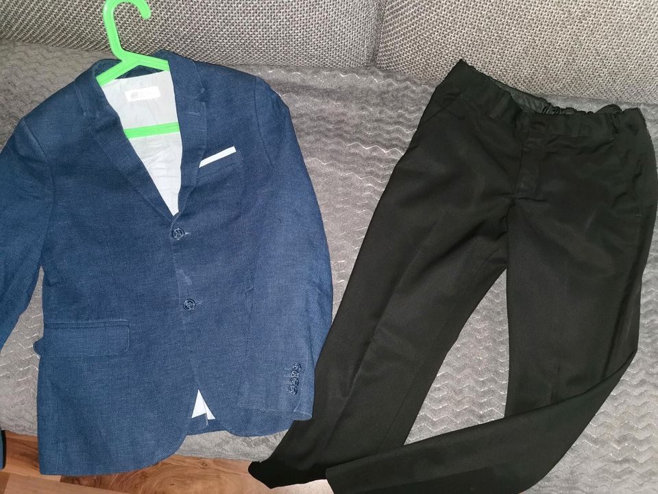 Anzug Junge H&M blau schwarz Gr. 146 in Berlin