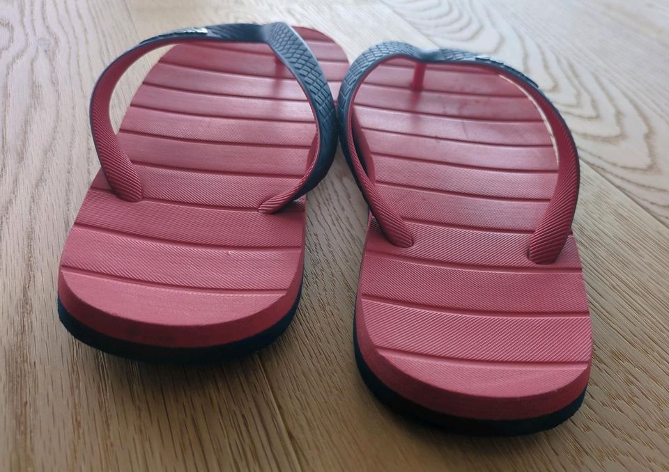 2 Paar Arena Flip Flops, Gr.38, neuwertig, evtl Zwillinge in Wutha-Farnroda