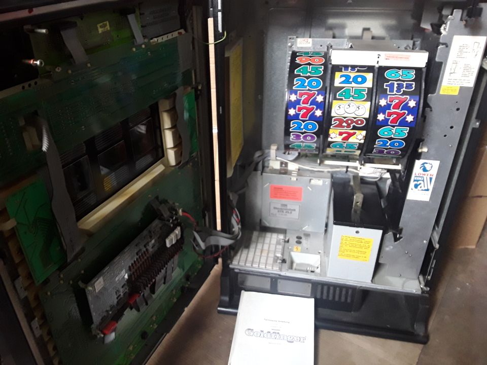 Löwen Goldfinger Geldspielautomat in Waidhaus