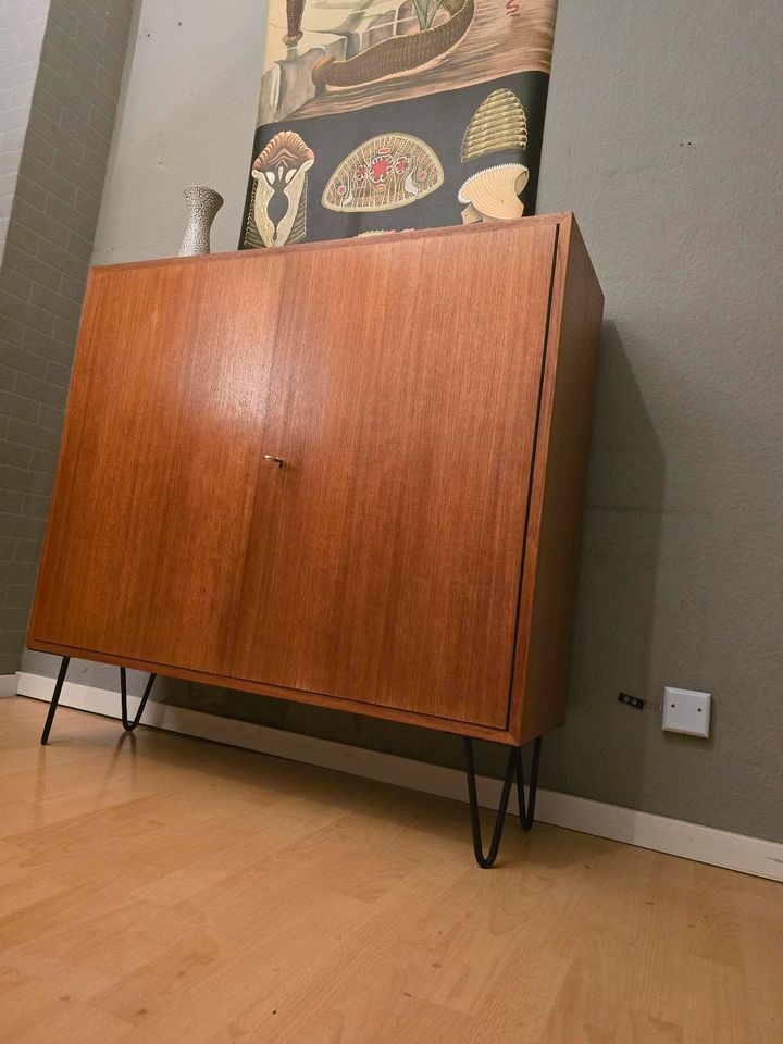 Teak Sideboard Kommode 70er Vintage Mid Century Retro Flurschrank in Hürth