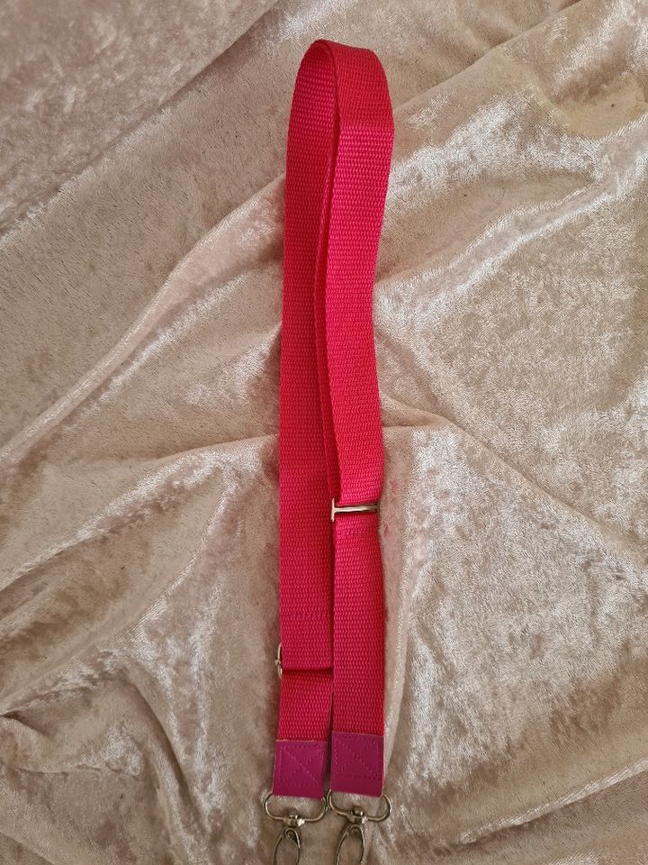 Gurtband pink / rosa 25mm breit, verstellbar, verschiedene Farben in Hamburg