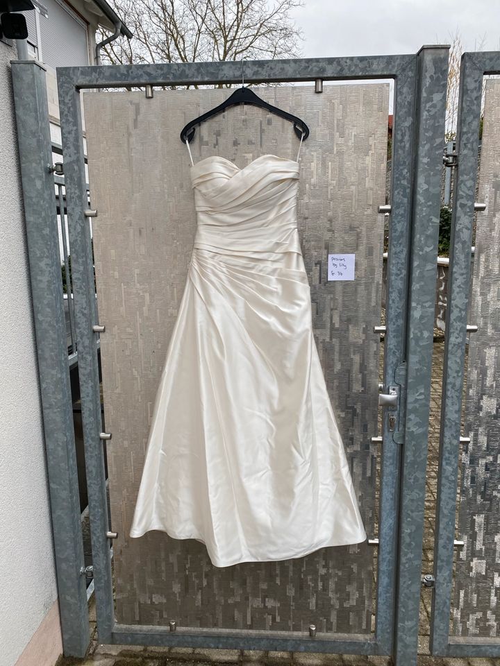 Traumhaftes Hochzeitskleid Passion by Lilly gr 36 in Bexbach