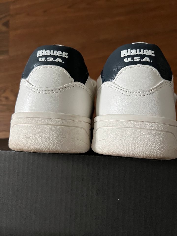 Blauer USA Sneaker, weiß, Größe 35, Top Zustand in Kenzingen