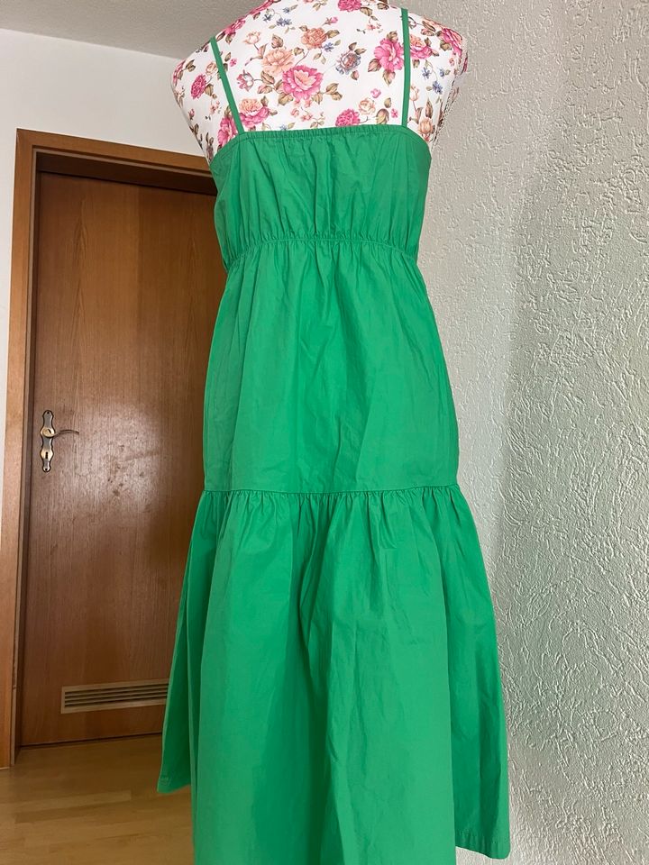Sommerliche Popellin Kleid von Zara in Freiburg im Breisgau