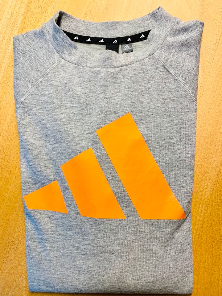 Adidas Langarm Shirt in Saarbrücken