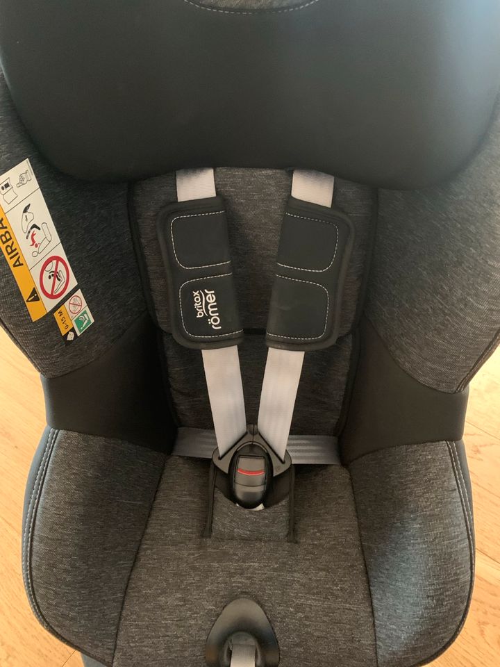 Britax Römer 360° Autokindersitz mit Isofix in Neu Ulm