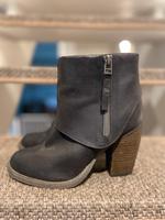 Buffalo Stiefeletten Absatz Gr. 38 Anthrazit Schleswig-Holstein - Glinde Vorschau