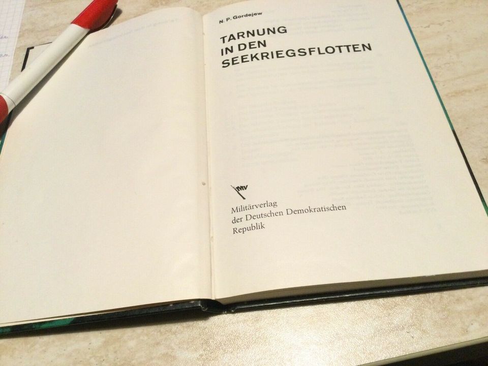 Buch „Tarnung in den Seekriegsflotten“ 1976 aus Nachlass in Vetschau