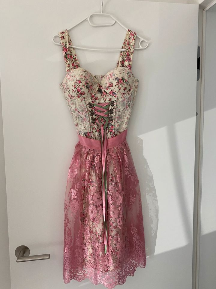 ⭐️⭐️Ena Dirndl rosa⭐️⭐️ in Neuenstadt