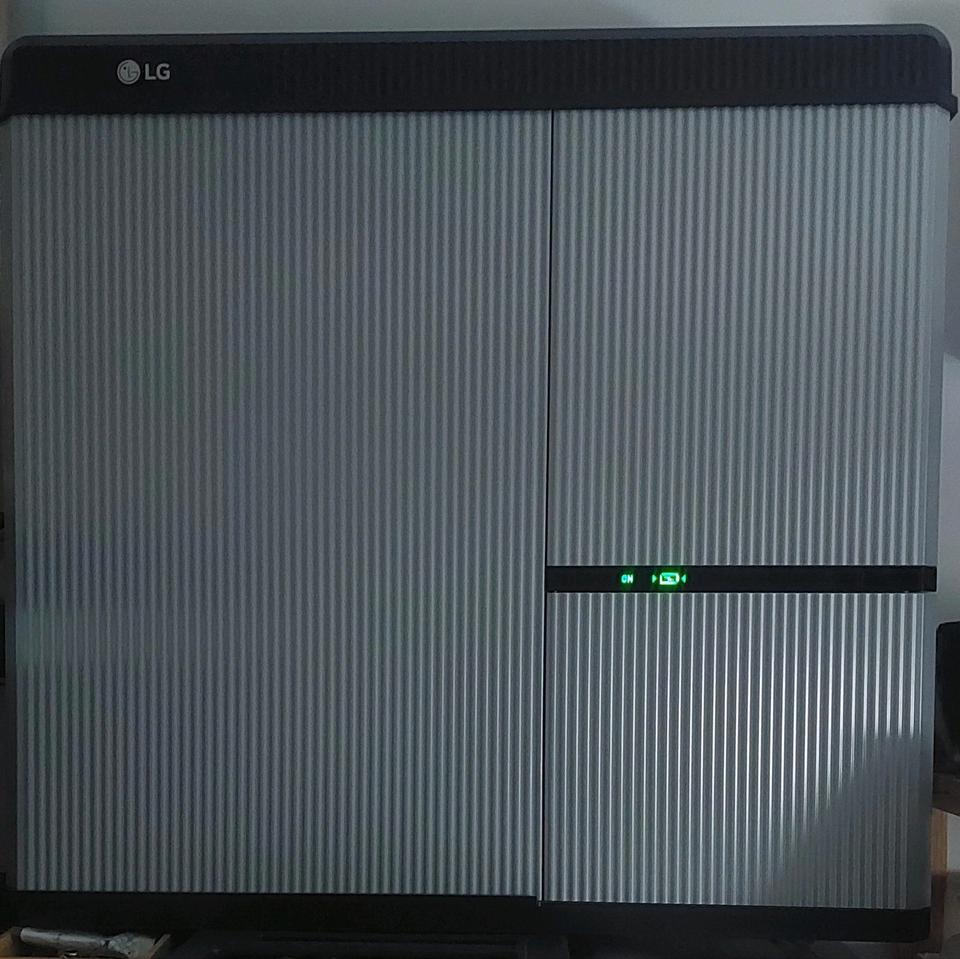 BATTERIESPEICHERPAKET  mit LG RESU 7H, gebraucht in Kritzmow