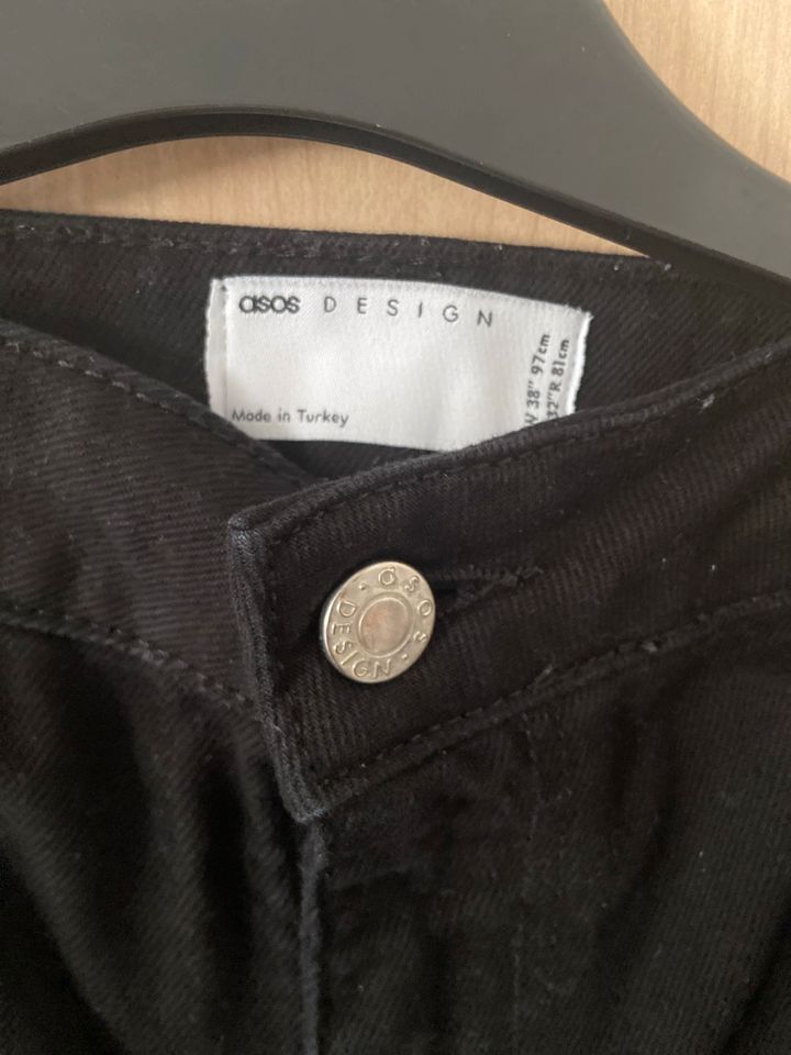 Asos Jeans in Schwarz Gr. 38 in Bachhagel