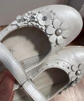 Primigi Sandalen/Ballerinas EINSCHULUNG Gr.30 weiß mit Perlen Berlin - Reinickendorf Vorschau