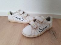 Nike Sneaker Weiß Größe 28 Jungen Schuhe Baden-Württemberg - Laupheim Vorschau