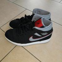 Nike Air Jordan schwarz Gr. 42 Hessen - Langgöns Vorschau