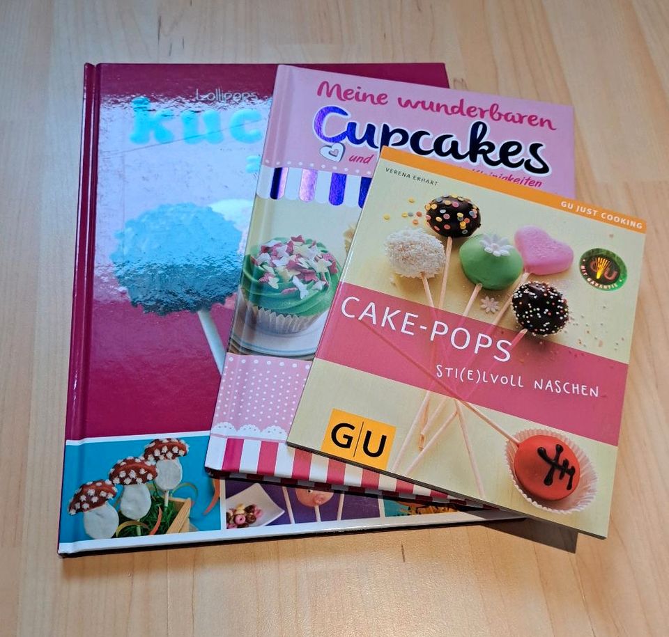 Cupcakes Cacke Pops Muffins Kinderkuchen Lollies in Solms