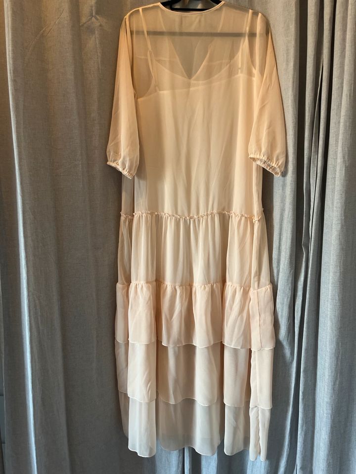 Kleid Sommer rosé lang Volants Gr. 40-42 in Frankfurt am Main