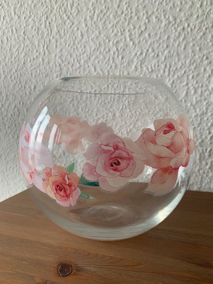 Glasvase, Ballonvase, Vase mit Rosen in Liebenwalde