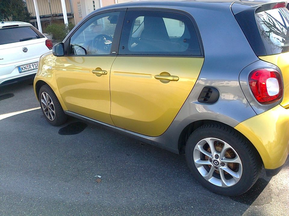 Smart forfour 9/2017 EZ nur 43 000 km  4-türig günstig zumVerkauf in Radolfzell am Bodensee