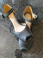 Clarks Damen -sommer-lederschuhe  Größe 5,5 Hessen - Solms Vorschau