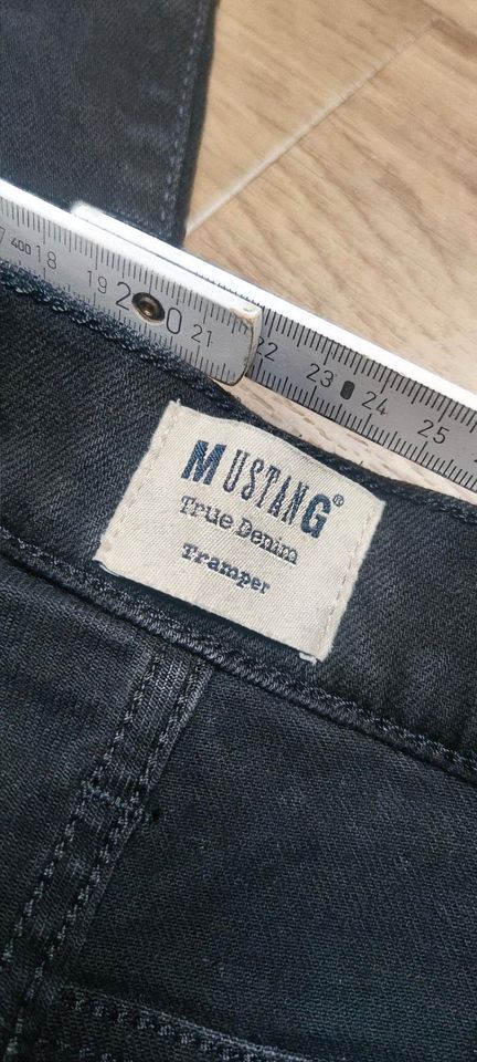 Mustang Herren Jeans Modell Tramper 36/32 in Bergkamen