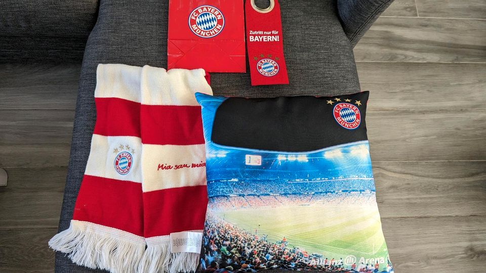 Fan-Paket "FC Bayern München" 18-teilig, tlw. NEU/OVP in Lübeck